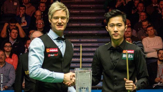 曹宇鹏与罗伯逊在苏格兰公开赛决赛中