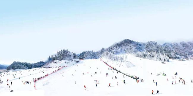 新浪杯高山滑雪公开赛-重庆石柱县冷水国际滑雪场站