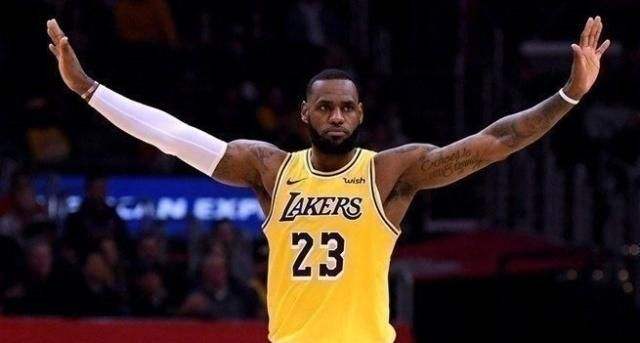 詹姆斯又多了个小兄弟