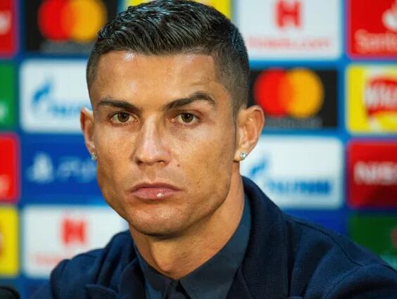 c罗留哪一款发型最帅干柴烈火头卷发or小辫