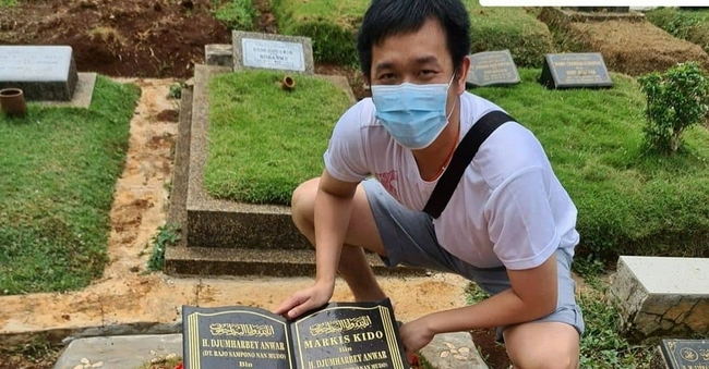 基多冥诞日亨德拉拜祭新搭档父亲奥运期间也去世