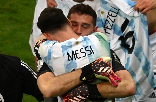阿根廷队每次比赛都要备650件梅西球衣要的人太多 - 猎豹直播