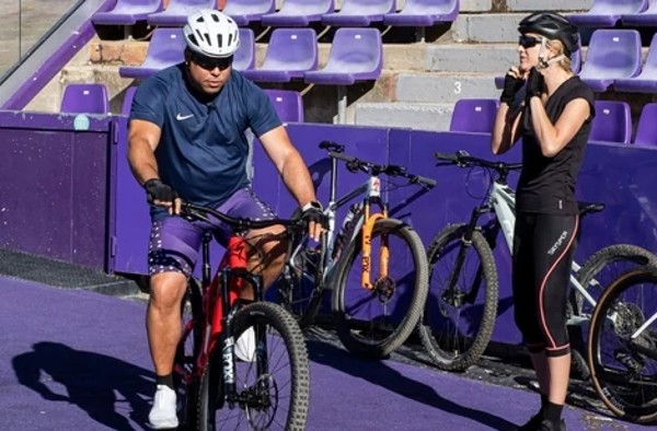 球队升级后罗纳尔多兑现承诺开始单车450公里骑行