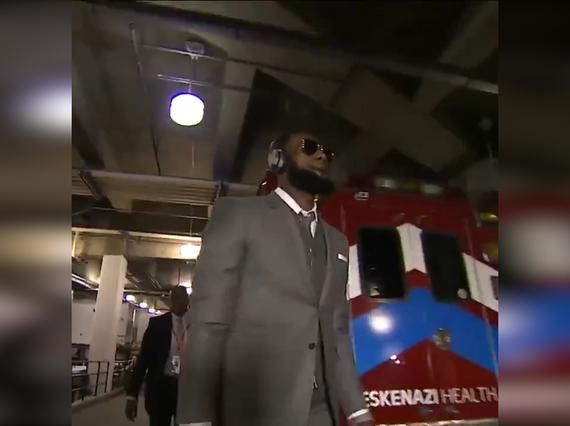 骑士众将赛前入场帅气逼人