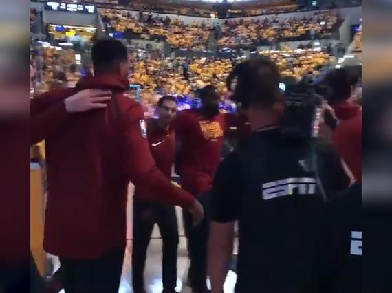 詹皇领衔骑士赛前互动