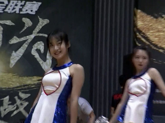 啦啦队姑娘露奶连体超短裙