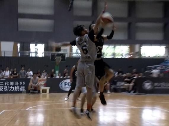阮钰街球王腋下上篮追平比分