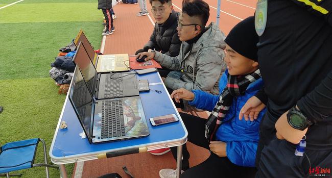 设备简陋但代表希望！