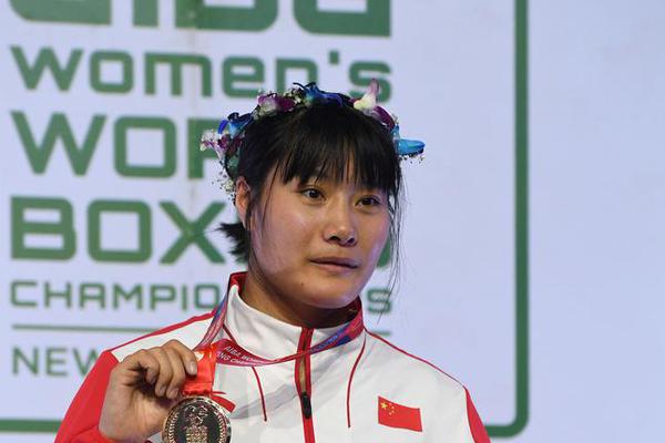 21岁小将汪丽娜世锦赛夺冠加冕世界女子新拳王