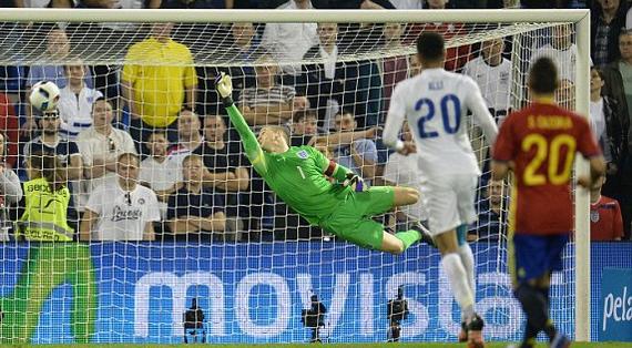 西班牙2-0胜英格兰，乔-哈特难救世界波