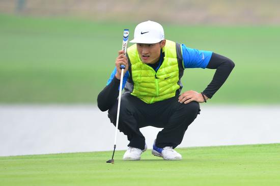 bmw大师赛李昊桐连抓4鸟68杆周日没想法只想冲
