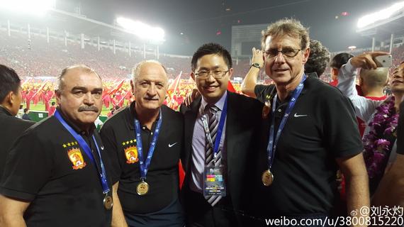 刘永灼赛后与斯帅合影