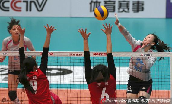 天津客战四川 陈丽怡强攻