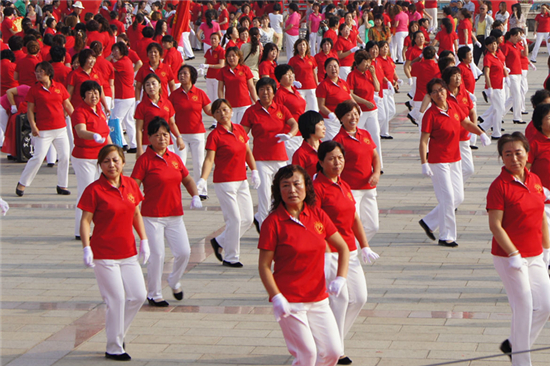 爱跳舞的中国大妈。