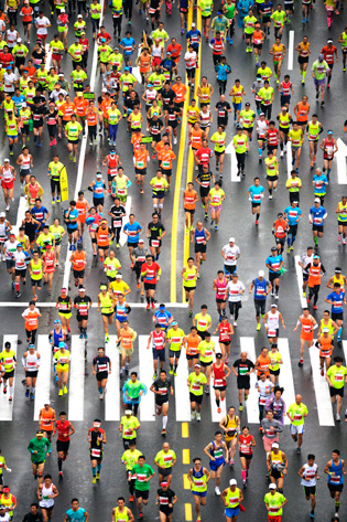 那些人为什么在路上“疯跑”？