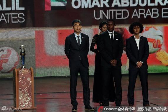 哈利勒（中）当选亚洲足球先生