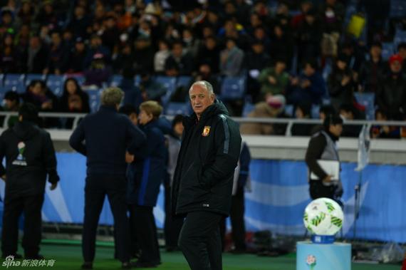 恒大0-3不敌巴萨