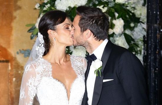 兰帕德婚礼穆里尼奥没去穆帅一夜间须发皆白图