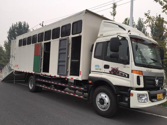 专业运马车外观(图片来源:李兴尧)