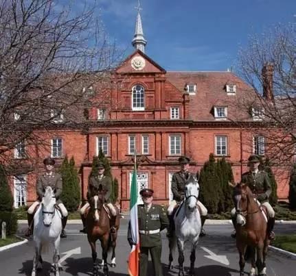 爱尔兰军队马术学校