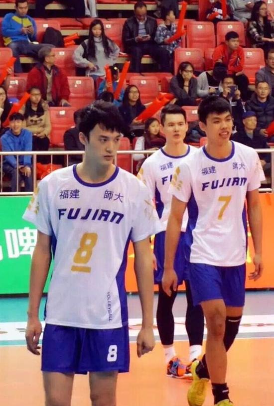 揭秘福建男排队报小能手郭成