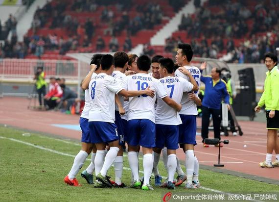 广东队众将庆祝进球