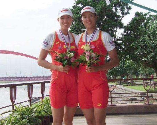 李萌、李彤姐妹花