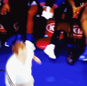 阿米尔-约翰逊使坏