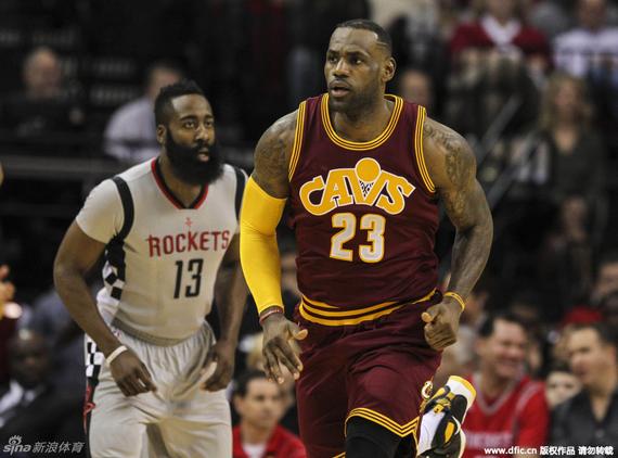 詹姆斯：听说火箭很强？