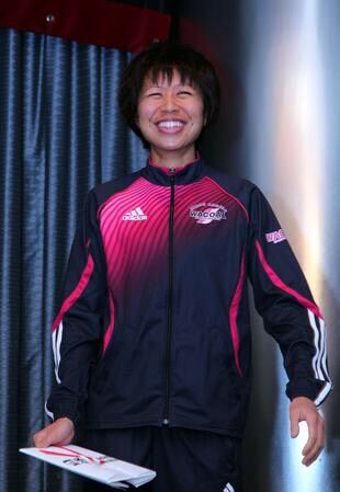 喜上眉梢的福士加代子