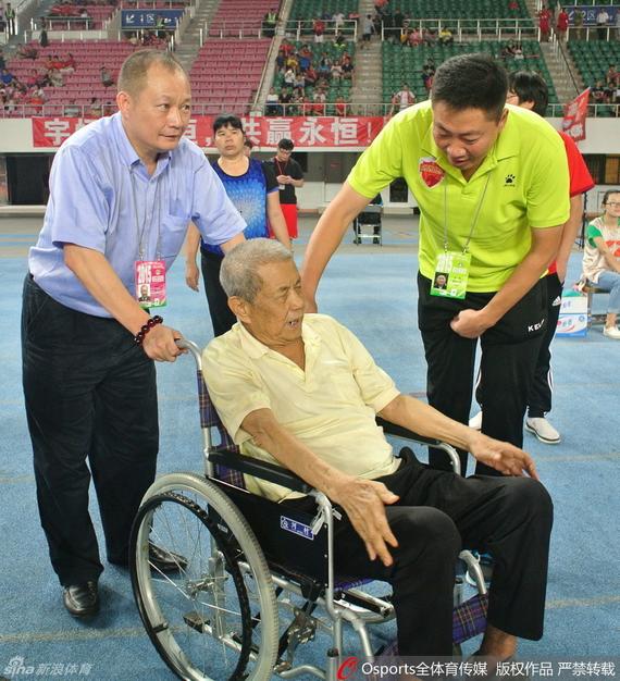 前国足主帅曾雪麟为足球奉献一生