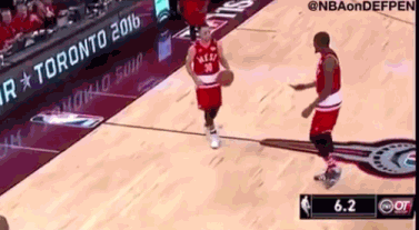 库里比赛最后送上彩蛋