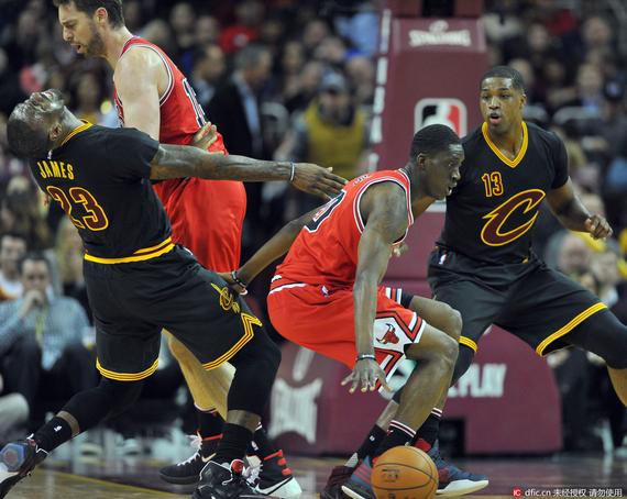 骑士主场灭公牛