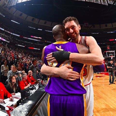 一场比赛，两座城，三年总决赛；一段感情，两冠军，三生有幸。