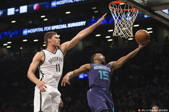 黄蜂客场胜篮网