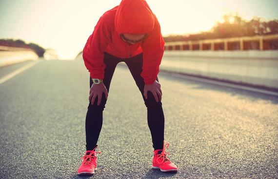 耐力运动员需忍受长时间训练，过着如同修道一样的生活。