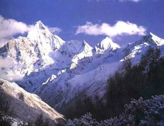 四姑娘山冬日雪景