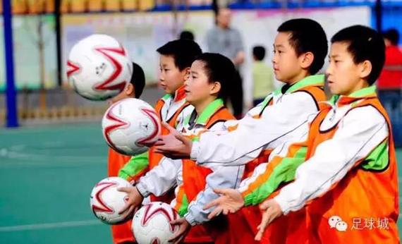 青岛大力发展校园足球
