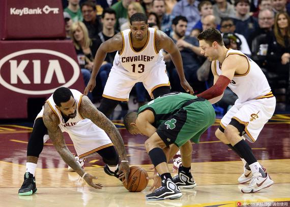 骑士主场战胜凯尔特人