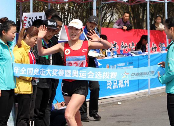 女子50公里周康夺冠