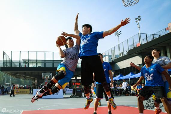 新浪3V3篮球联赛比赛现场