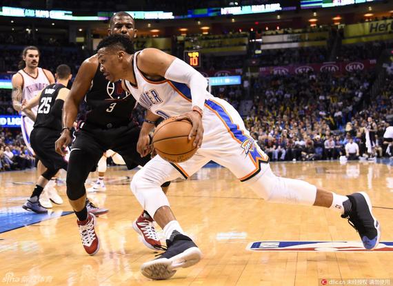 威少砍下大三双