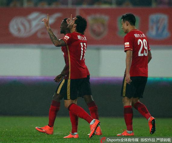 进攻三叉戟马丁内斯、高拉特、郜林各入一球