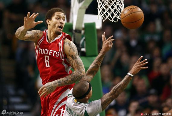 美记者也是……