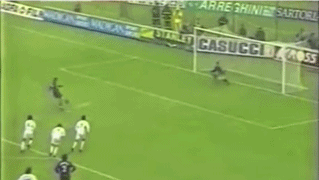 巴蒂斯图塔照着就是一脚暴抽