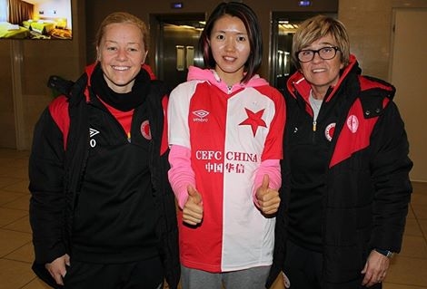 胡颖洁加盟布拉格斯拉维亚