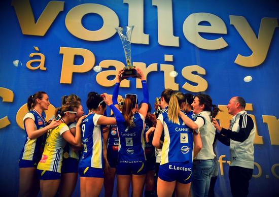 方岩率领戛纳女排重夺法国杯卡里罗获赛季第2冠