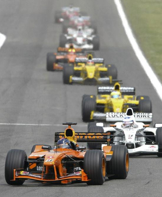飞箭2000 F1赛车当年在F1赛场驰骋的画面