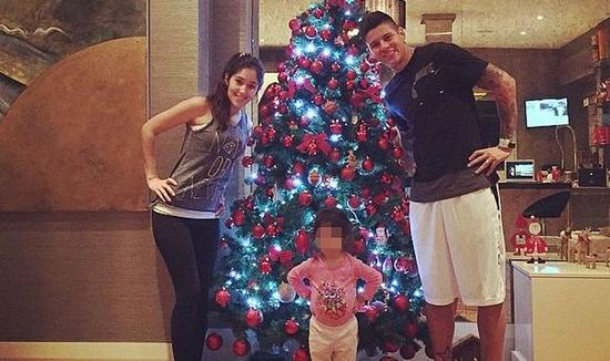 罗霍还有妻子和女儿