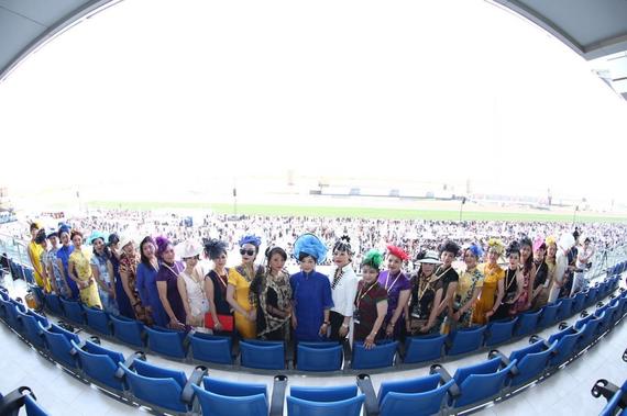 东方女性旗袍盛装亮相迪拜赛马世界杯